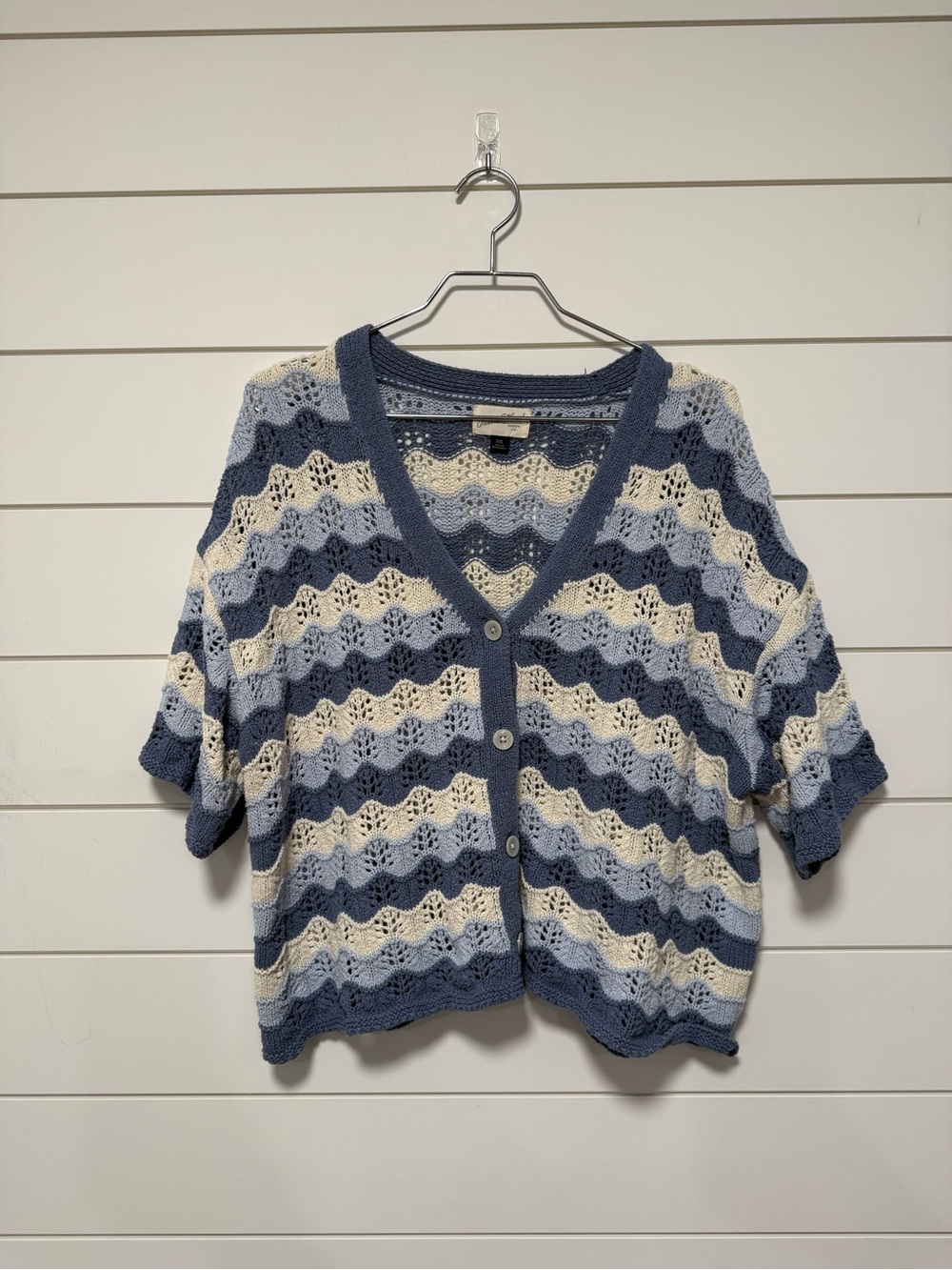Universal Thread Blue & Cream Wave-Knit Cropped Cardigan